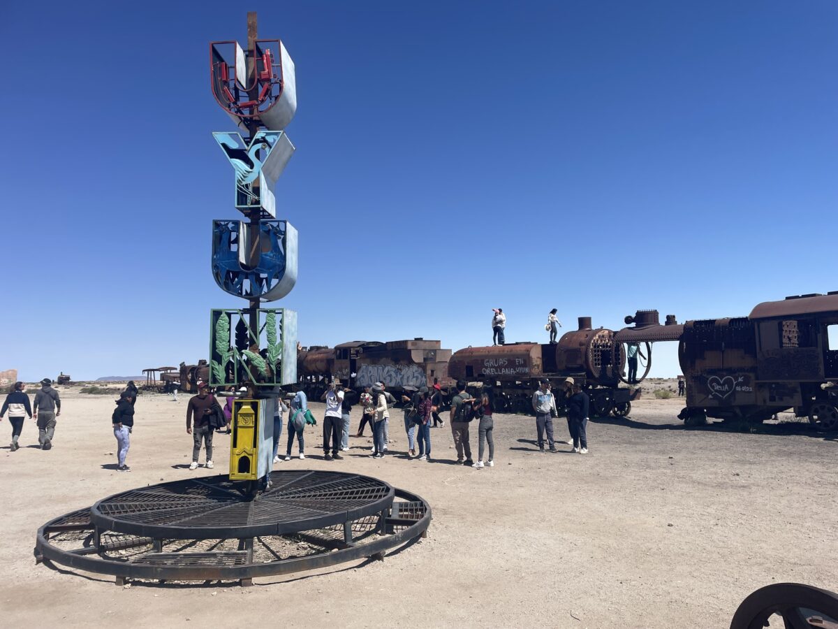 Global Digital Nomad : Train Cemetery Uyuni Bolivia